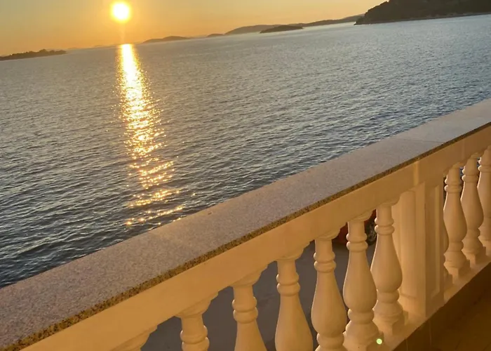 Seafront Juraj Apartmán Tribalj